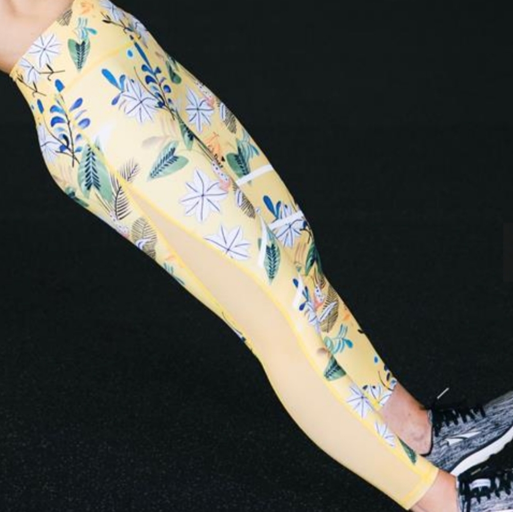 Zyia Floral Reflective Light n Tight hi rise 7/8